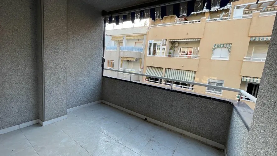 Apartamento de 1 dormitorio en Torrevieja, Spain No. 2743 № 2