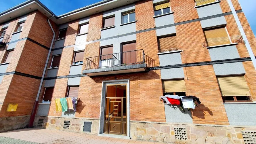 Apartamento de 2 dormitorios en Langreo, Spain No. 2697 № 13