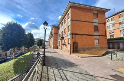 Apartamento de 2 dormitorios en Langreo, Spain No. 2697