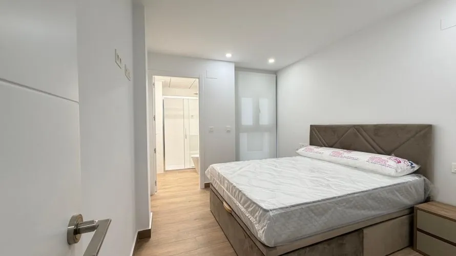 Apartamento de 2 dormitorios en Torrevieja, Spain No. 1957 № 3