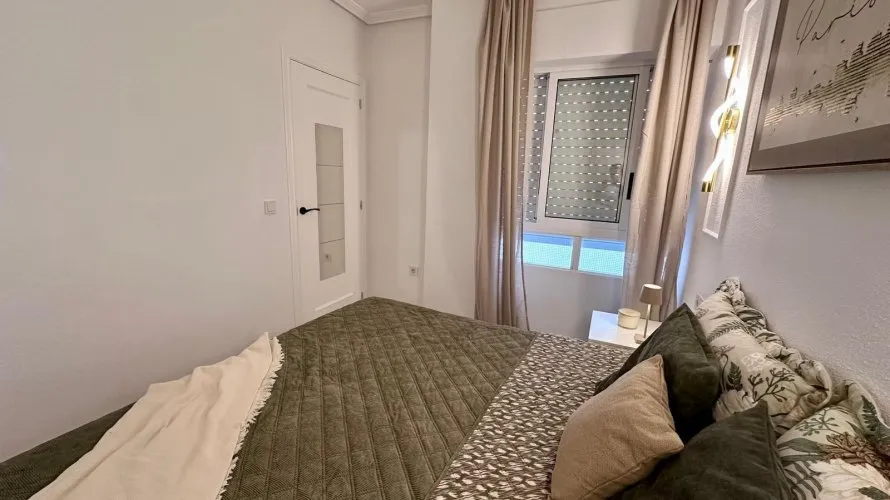Apartamento de 2 dormitorios en Torrevieja, Spain No. 1536 № 12