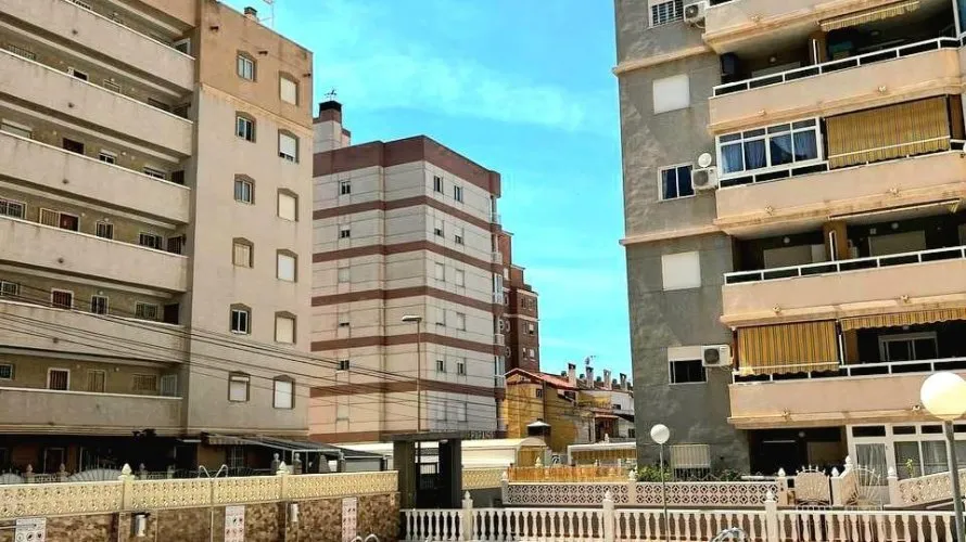 Apartamento de 2 dormitorios en Torrevieja, Spain No. 2754 № 12