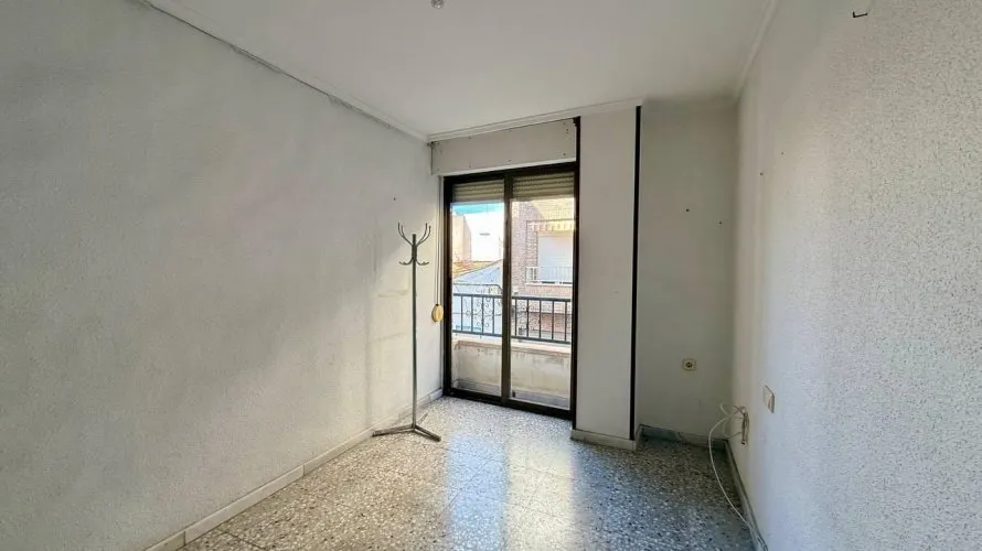 Apartamento de 3 dormitorios en Torrevieja, Spain No. 2705 № 2