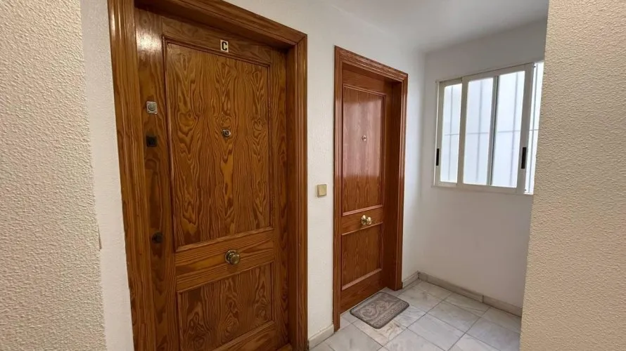 Apartamento de 2 dormitorios en Torrevieja, Spain No. 2696