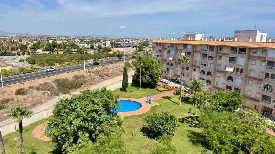 Ático de 2 dormitorios en Torrevieja, Spain No. 2680 № 3