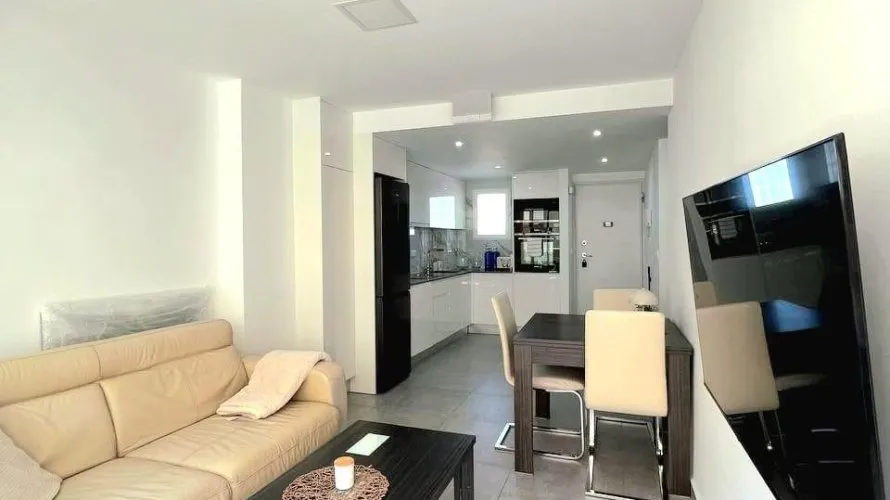 Apartamento de 2 dormitorios en Torrevieja, Spain No. 2754 № 2