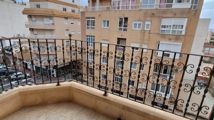 Apartamento de 2 dormitorios en Torrevieja, Spain No. 2652 № 13
