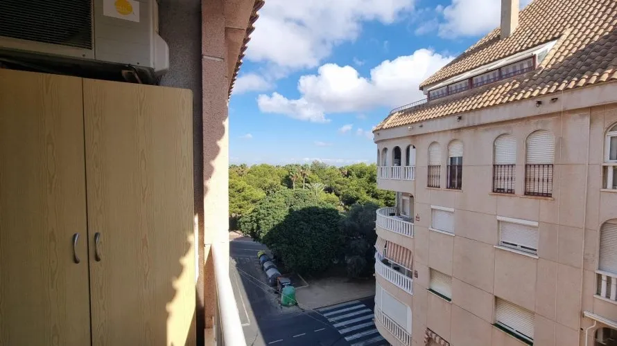 Apartamento de 2 dormitorios en Torrevieja, Spain No. 2682 № 3