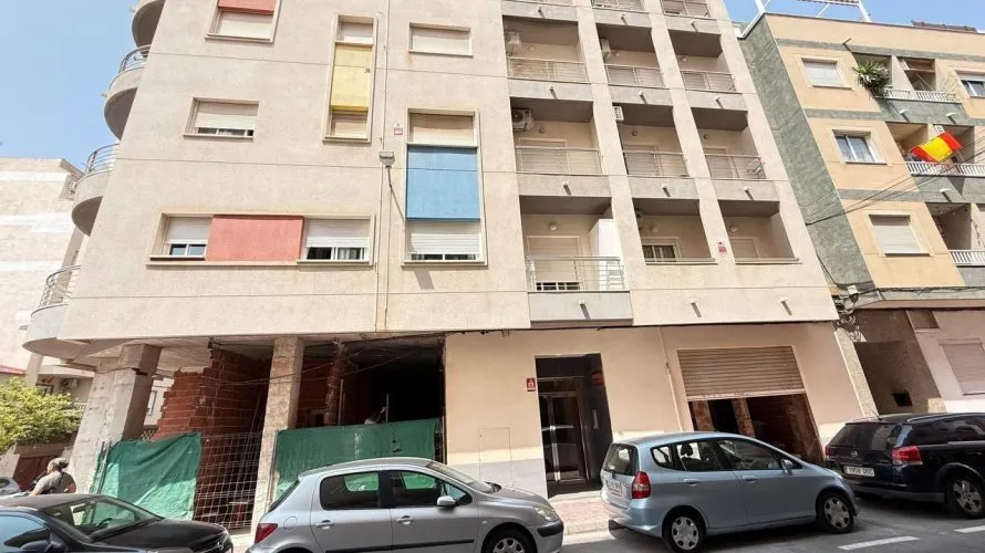 Apartamento de 1 dormitorio en Torrevieja, Spain No. 2661 № 3