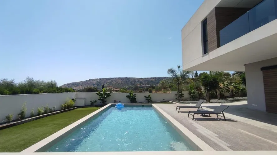 Villa de 5 dormitorios en Alicante, Spain No. 1524 № 27