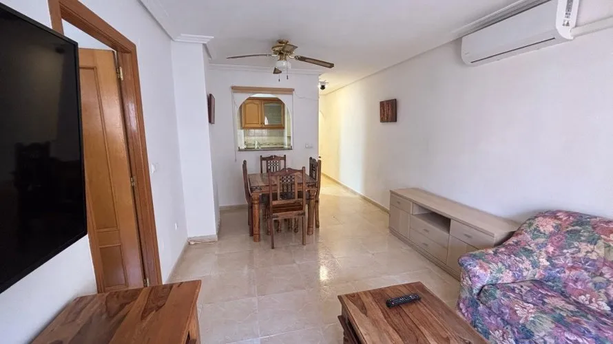Apartamento de 2 dormitorios en Torrevieja, Spain No. 2810 № 2