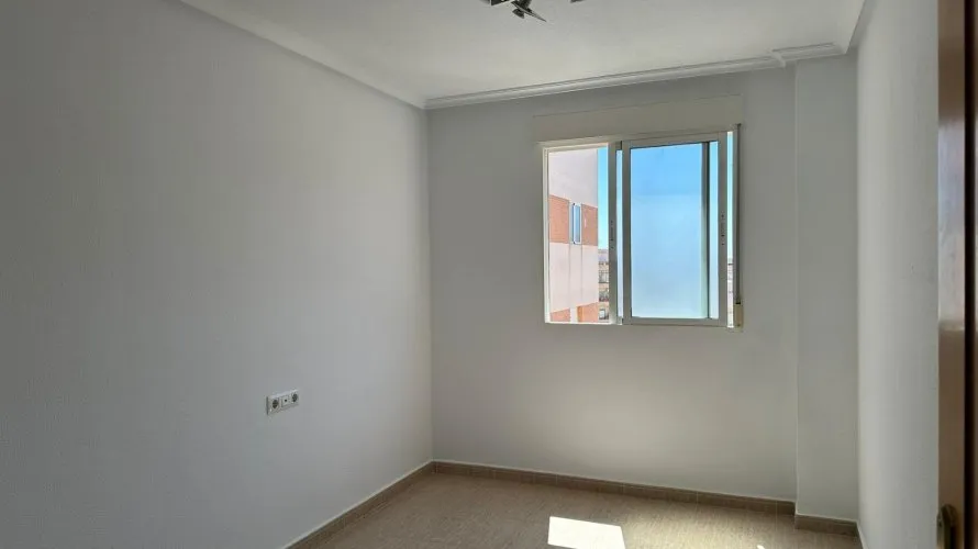 Apartamento de 2 dormitorios en Torrevieja, Spain No. 2799 № 4