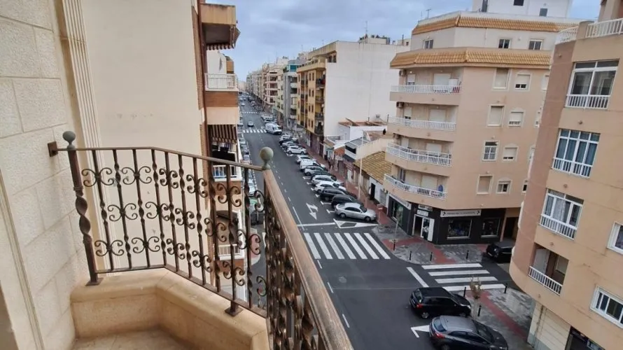 Apartamento de 2 dormitorios en Torrevieja, Spain No. 2652 № 12