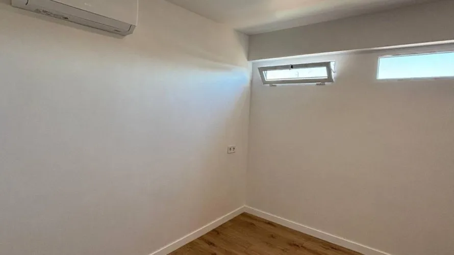 Apartamento de 3 dormitorios en Manises, Spain No. 2785 № 3
