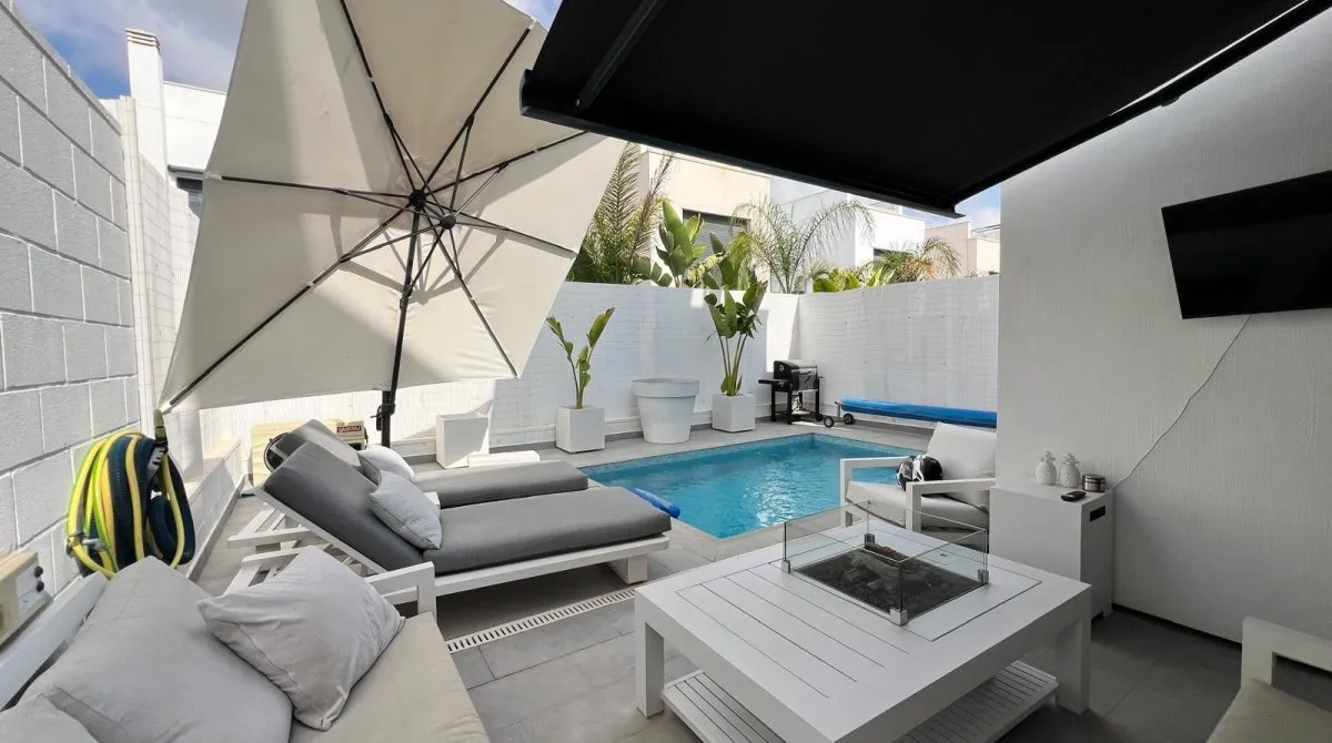 Villa de 3 dormitorios en Alicante, Spain No. 1428
