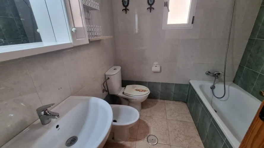 Apartamento de 2 dormitorios en Torrevieja, Spain No. 2812 № 8