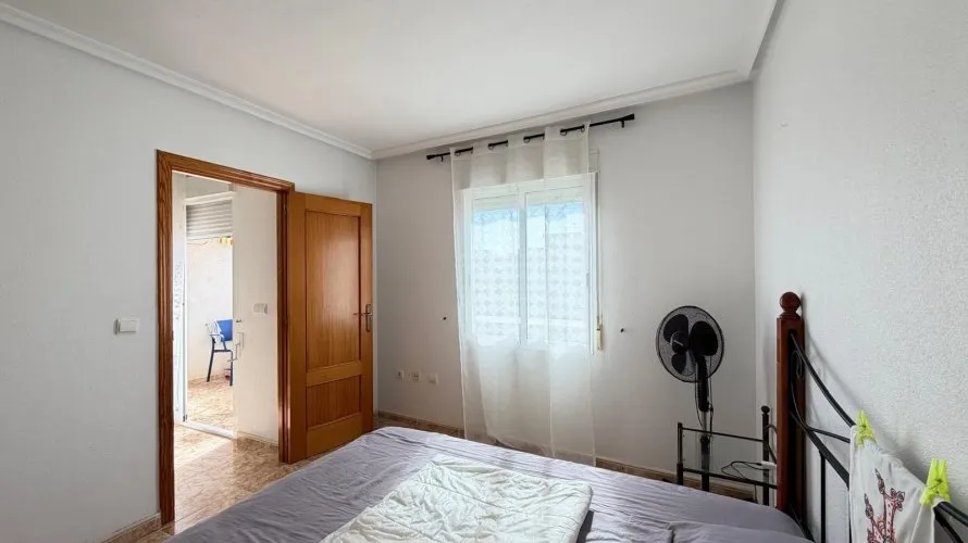 Apartamento de 2 dormitorios en Torrevieja, Spain No. 2729 № 6