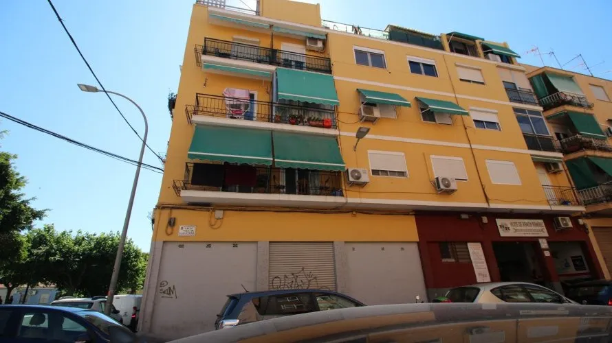 Apartamento de 2 dormitorios en Alicante, Spain No. 2662 № 1