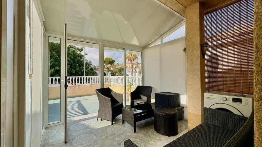 Сasa de 4 dormitorios en Torrevieja, Spain No. 2990 № 2