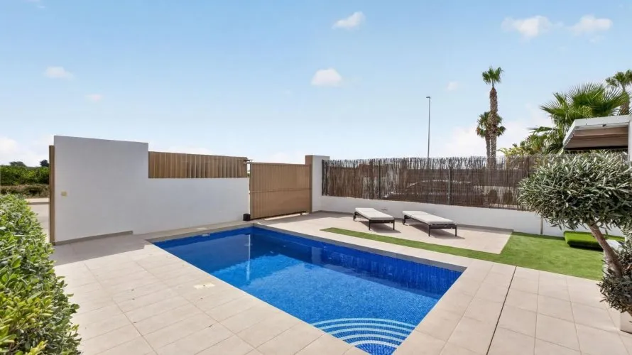 Villa de 178m² en Guardamar del Segura, Spain No. 2931 № 27