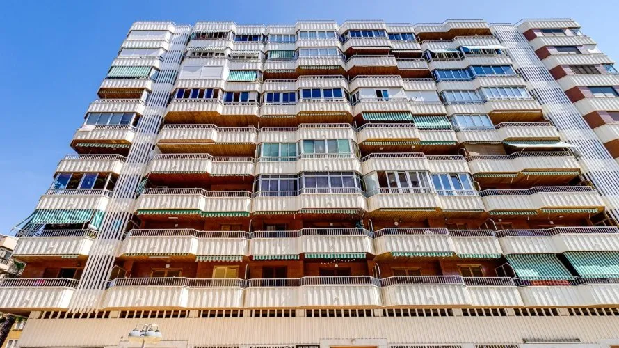 Apartamento de 100m² en Torrevieja, Spain No. 2965 № 2