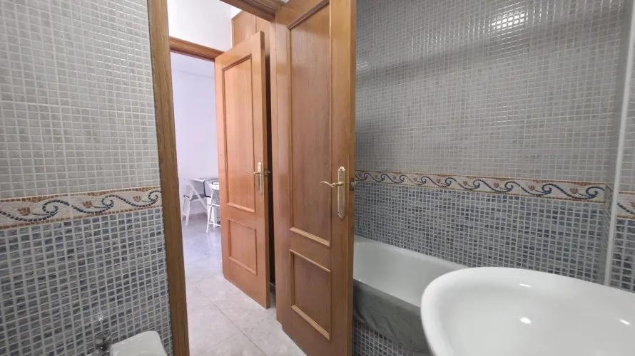 Apartamento de 1 dormitorio en Torrevieja, Spain No. 2950 № 7
