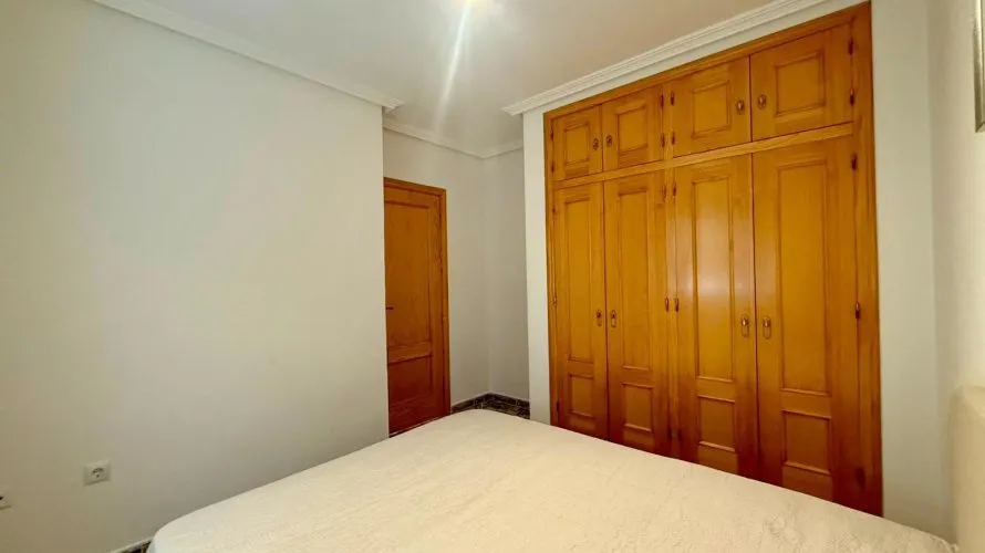 Apartamento de 2 dormitorios en Torrevieja, Spain No. 2944 № 6