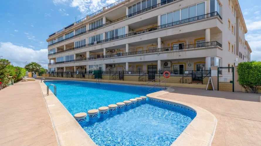 Apartamento de 69m² en Torrevieja, Spain No. 2933 № 2