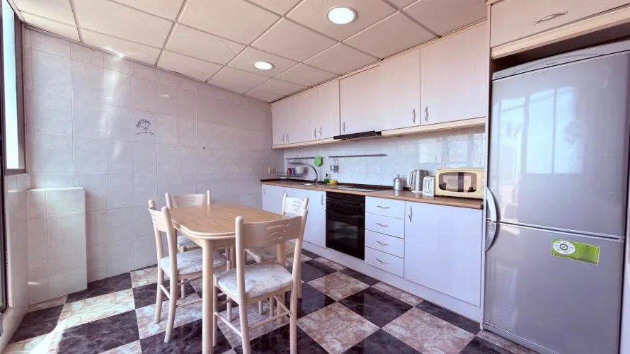 Apartamento de 2 dormitorios en Alicante, Spain No. 3005 № 1