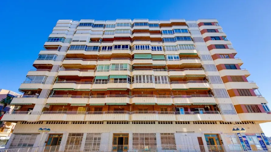 Apartamento de 100m² en Torrevieja, Spain No. 2965 № 3