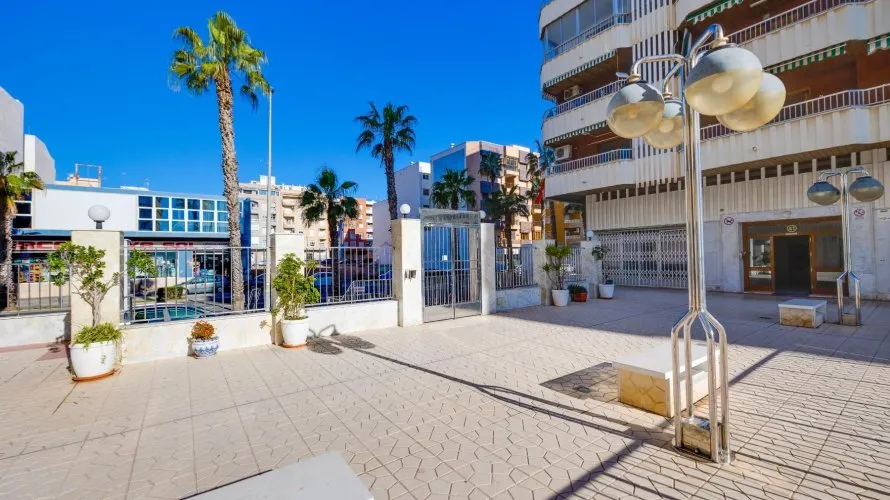 Apartamento de 100m² en Torrevieja, Spain No. 2965