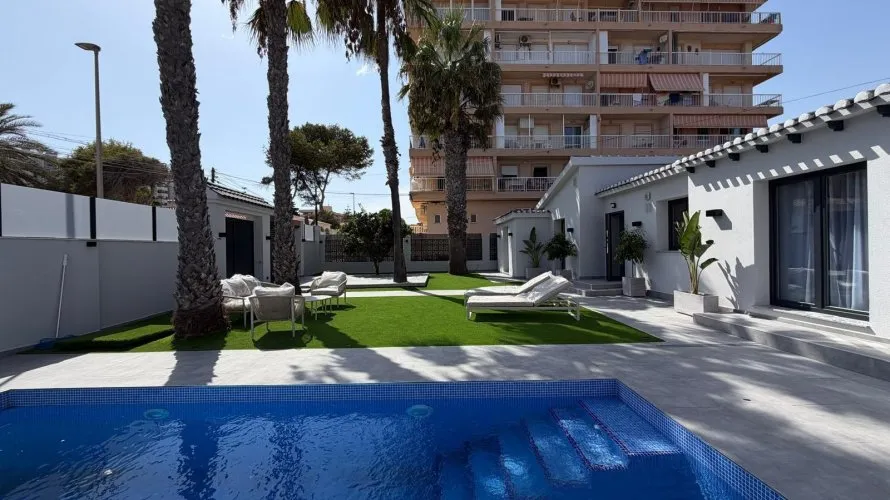Villa de 4 dormitorios en Torrevieja, Spain No. 3006 № 9