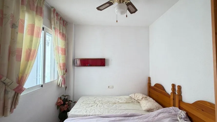 Apartamento de 2 dormitorios en Torrevieja, Spain No. 2973