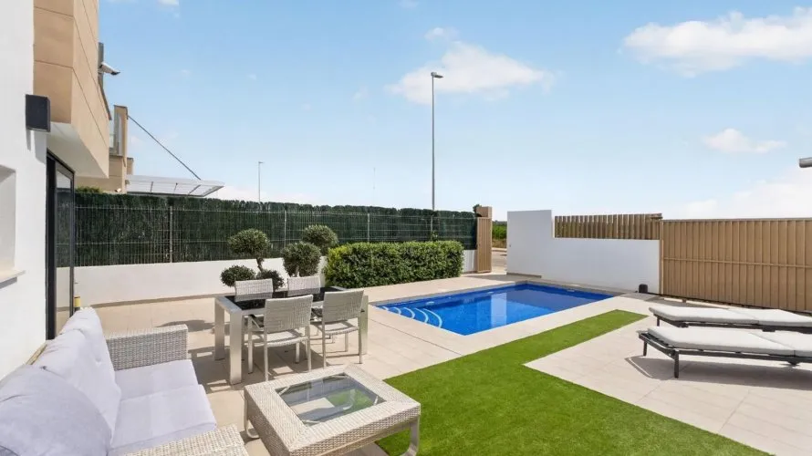 Villa de 178m² en Guardamar del Segura, Spain No. 2931 № 28