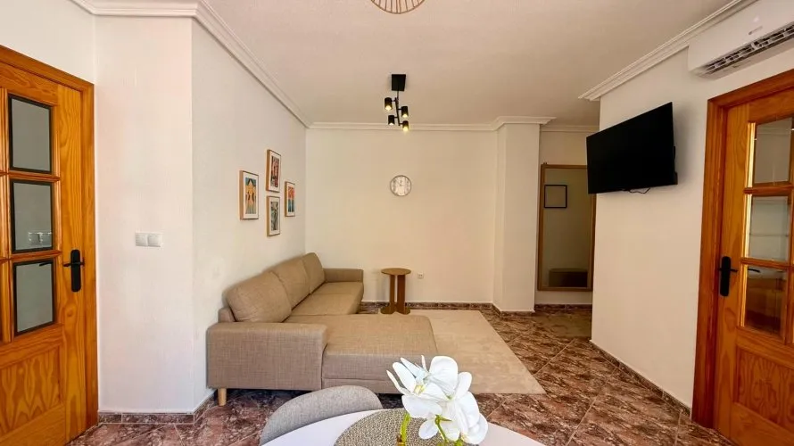 Apartamento de 2 dormitorios en Torrevieja, Spain No. 2944 № 15