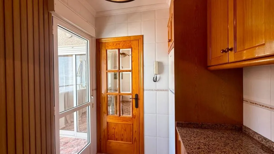 Apartamento de 2 dormitorios en Torrevieja, Spain No. 2944 № 1