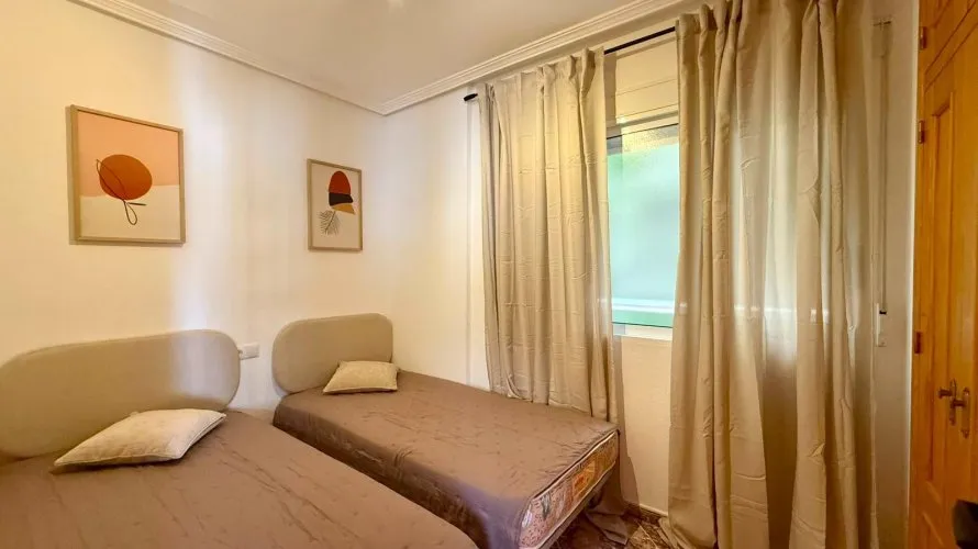 Apartamento de 2 dormitorios en Torrevieja, Spain No. 2944 № 8