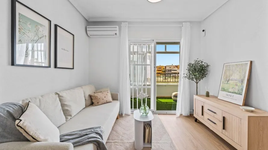 Apartamento de 69m² en Torrevieja, Spain No. 3026