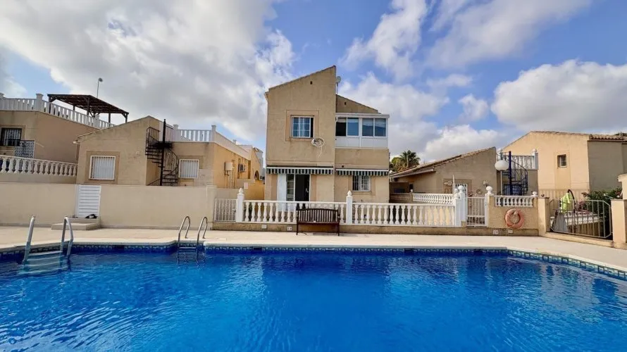 Сasa de 4 dormitorios en Torrevieja, Spain No. 2990 № 14