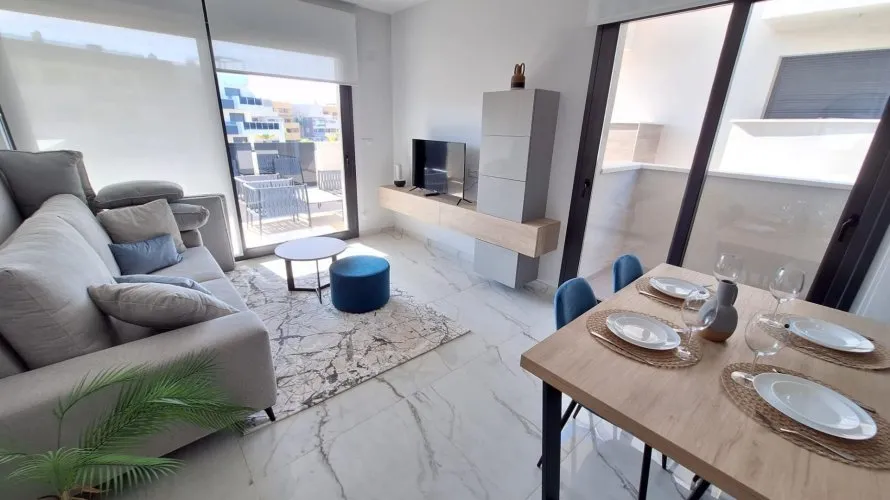 Apartamento de 2 dormitorios en Torrevieja, Spain No. 2994 № 1