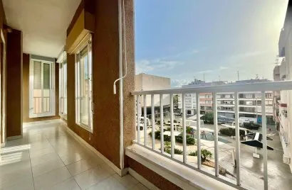 Apartamento de 3 dormitorios en Torrevieja, Spain No. 3177