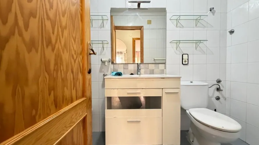 Apartamento de 2 dormitorios en Torrevieja, Spain No. 3200 № 13