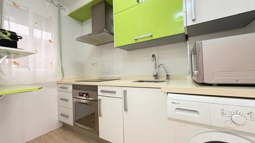 Apartamento de 2 dormitorios en Torrevieja, Spain No. 3183 № 2