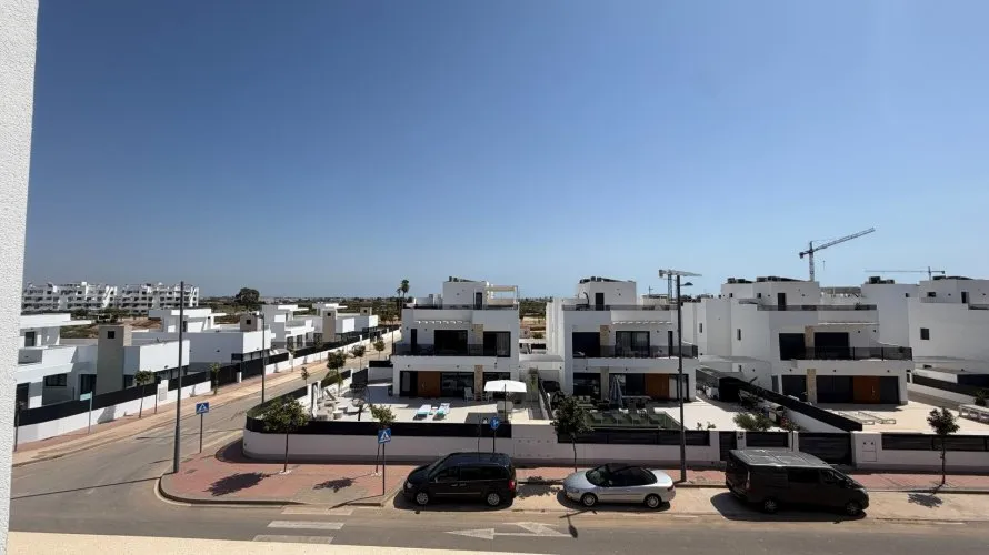 Apartamento de 2 dormitorios en Los Alcázares, Spain No. 3174 № 2