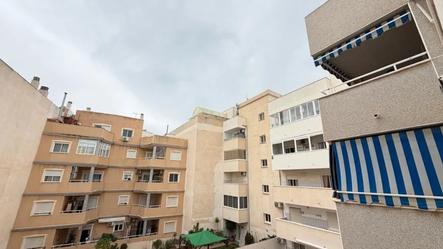 Apartamento de 2 dormitorios en Torrevieja, Spain No. 3206 № 6