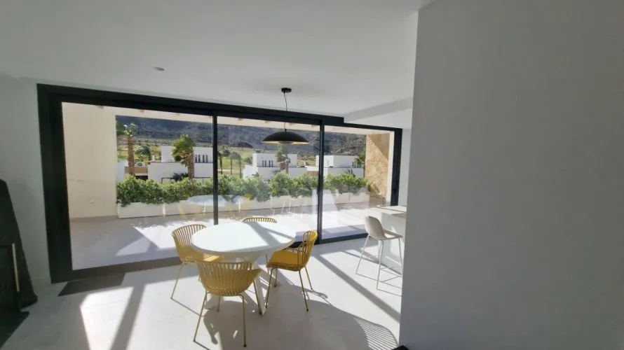 Apartamento de 2 dormitorios en Monforte del Cid, Spain No. 3255