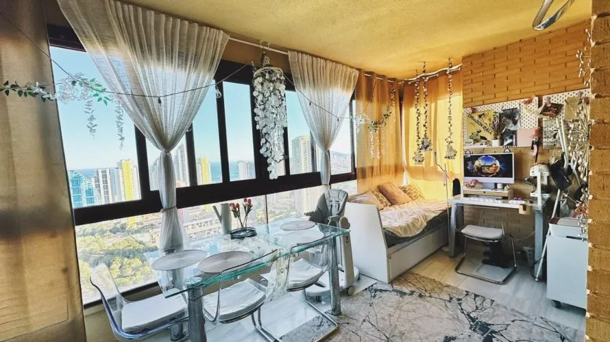 Apartamento de 2 dormitorios en Benidorm, Spain No. 3274