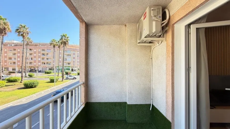 Apartamento de 3 dormitorios en Torrevieja, Spain No. 3295