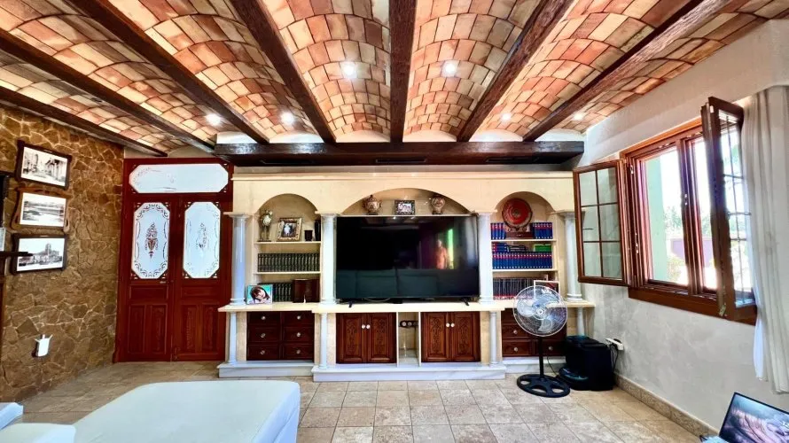 Villa de 4 dormitorios en Almoradí, Spain No. 3209 № 1