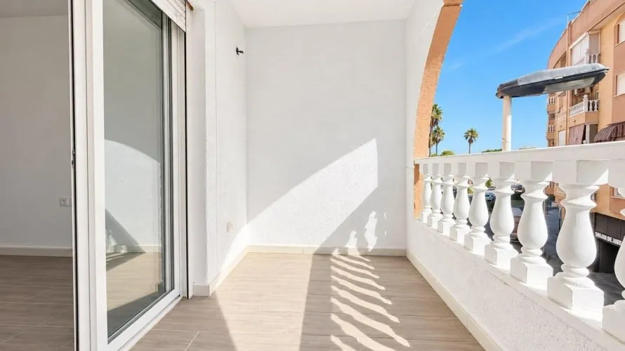 Apartamento de 2 dormitorios en Torrevieja, Spain No. 3294 № 7